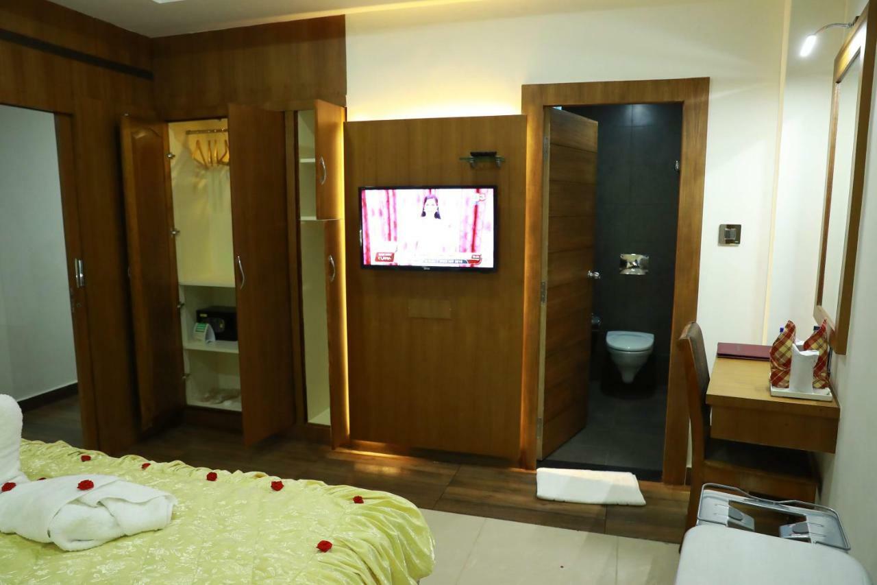 Hotel Rohini International Kallār Exterior foto